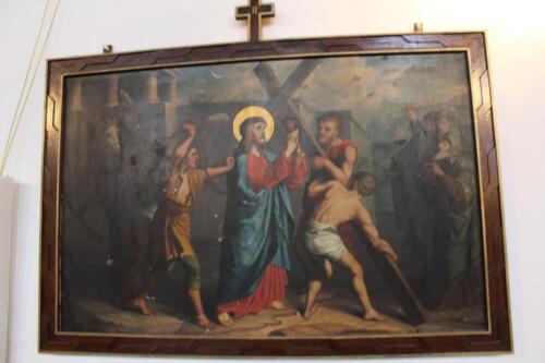 Stacja II: Jezus bierze krzyż na swoje ramiona